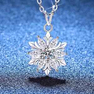 Sparkling S925 sterling silver snowflake pendant necklace with moissanite stones