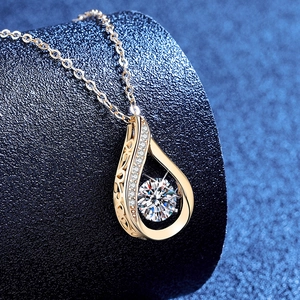 S925 sterling silver teardrop necklace with sparkling round-cut moissanite stone