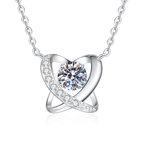 Sparkling S925 sterling silver heart necklace with dancing moissanite stone