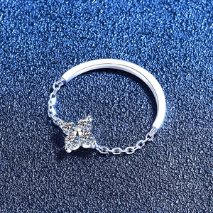 Elegant S925 sterling silver four-leaf clover ring with sparkling moissanite stones
