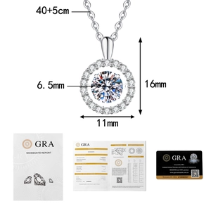 Dettaglio della collana moissanite 1ct con catena in argento S925 e set GRA