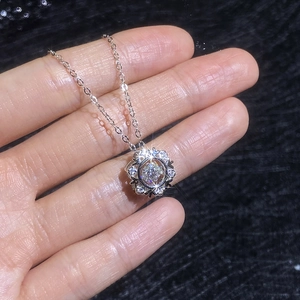 Sparkling S925 sterling silver snowflake necklace with 0.5ct moissanite pendant