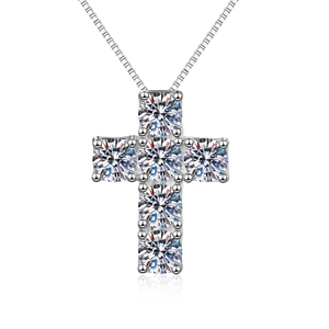 Collana a croce da 3 carati con pietre moissanite in argento sterling S925 su sfondo bianco
