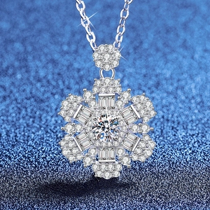 Lussuosa Collana in Argento Sterling 925 con Fiocco di Neve Moissanite Pendente a Diamante Gioielli Donna Regalo di Nozze