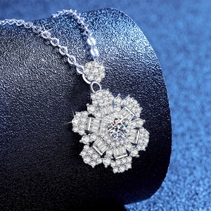 Lussuosa collana in argento sterling S925 con moissanite e pendente a forma di girasole