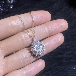 Sparkling S925 sterling silver spinning snowflake pendant necklace with moissanite stone