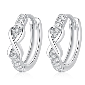 Boucles d'oreilles créoles S925 argent sterling moissanite avec design torsadé infini