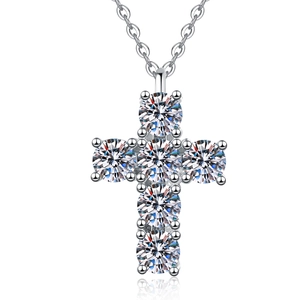 Eleganter S925 Sterlingsilber Kreuzanhänger mit sechs glänzenden Moissanit Steinen