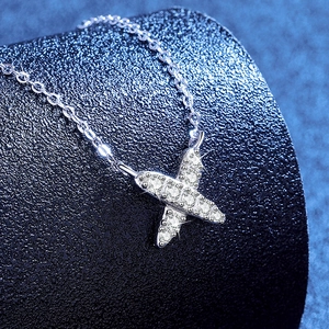 Sparkling S925 sterling silver X-shaped pendant necklace with pavé-set moissanite diamonds