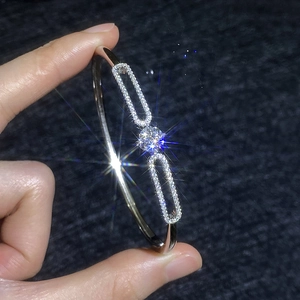 Bracelet luxueux en argent sterling S925 avec moissanite étincelante et maillons en zircon