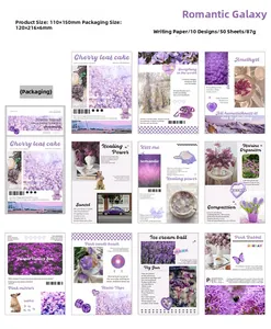 Detailansicht von Romantic Galaxy Scrapbooking-Papier mit lila Blumenmotiven