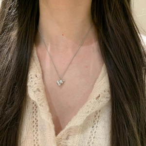 S925 silver gourd necklace with mother of pearl pendant worn on a female collarbone