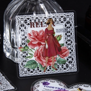 Adesivo PET vintage con donna e rose rosse con eleganti bordi in pizzo bianco