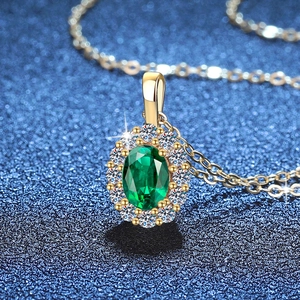 Elegante collar de plata esterlina S925 con piedra esmeralda y halo de diamantes