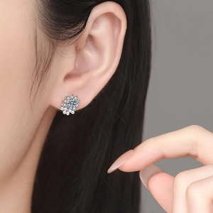 S925 sterling silver moissanite flower stud earrings with elegant small white pearls