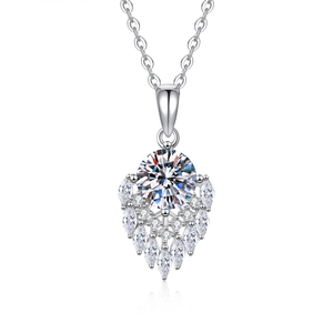 Elegant S925 sterling silver necklace with 1 carat moissanite teardrop pendant and chain