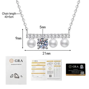 Vue détaillée du collier en argent S925 avec moissanite, perles et certificat GRA