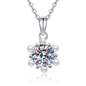 Elegant S925 sterling silver snowflake pendant necklace with moissanite and pearls