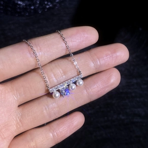 Élégant collier en argent sterling S925 avec perles pendantes et pendentif en moissanite