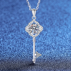 S925 Sterling Silver Moissanite Key Pendant Necklace Four Leaf Clover Key Shape Clover Key Necklace For Women Fashion Jewelry
