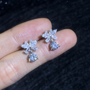 Boucles d'oreilles papillon en argent S925 avec zircons scintillants et perles élégantes