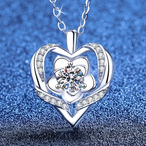 Collier Pendentif Cœur Fleur en Argent Sterling 925 Chaîne Clavicule Délicate Moissanite Strass Cadeau de Saint Valentin Femme