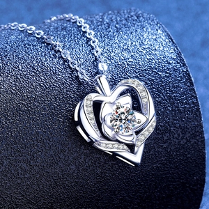 Collier en argent S925 avec pendentif cœur en moissanite et rose étincelante