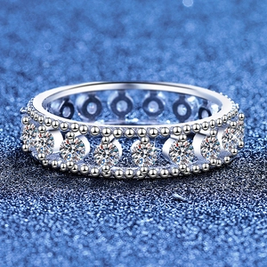 Bague en argent sterling S925 sertie de moissanite et de diamants pavés pour femmes