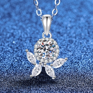 925 Sterling Silver Moissanite Flower Pendant Necklace For Women Elegant Floral Sparkling Jewelry Gift