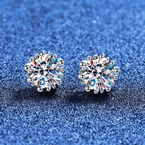 Classic moissanite stud earrings in s925 sterling silver with sunburst crown design