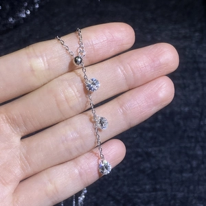 Élégant collier en argent sterling S925 avec pendentif gland en moissanite et chaîne réglable