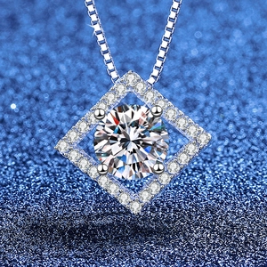 Collana con Pendente in Argento Sterling 925 e Moissanite Design Quadrato Halo Catena a Box Taglio Rotondo 1 Carato Gioielli Donna