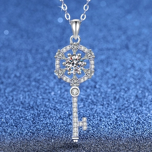 925 Sterling Silver Moissanite Key Pendant Necklace Elegant Luxury Key Shaped Zirconia Necklace For Women Anniversary Jewelry Gift