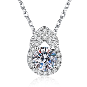 Collier avec pendentif calebasse en moissanite et argent 925 au design goutte d'eau