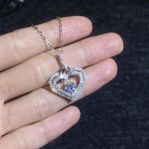 Collier cœur luxueux en argent sterling S925 serti de pierres de moissanite brillantes