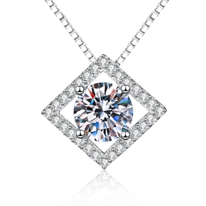 Collana in argento 925 con ciondolo quadrato in moissanite da 1 carato