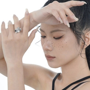 Minimalist S925 sterling silver wavy open ring with high-polished mirror finish