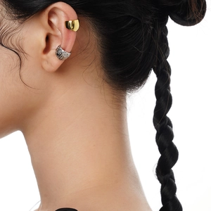 Set di ear cuff in argento S925 con trama lavica e finitura dorata per orecchie senza buchi