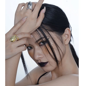 Minimalist S925 sterling silver open rings in gold and silver with organic fluid shape