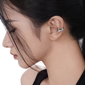 Minimalist S925 sterling silver ear cuff with irregular geometric concave design