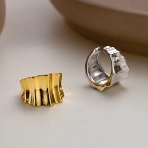 Minimalist S925 sterling silver striped ear cuffs in gold and silver with wave texture