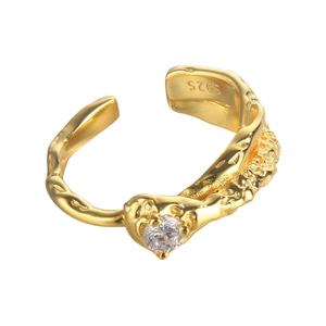 Bague réglable en argent S925 avec texture irrégulière et cristal rond scintillant
