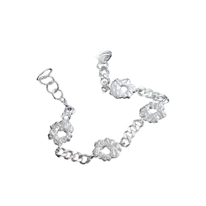 Pulsera minimalista de plata de ley S925 con colgantes circulares de textura irregular