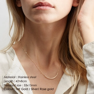 Collana minimalista in acciaio inossidabile con ciondolo ad arco in oro, argento e oro rosa