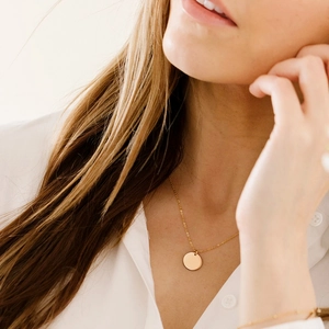 Collier Minimaliste avec Pendentif Rond en Acier Inoxydable pour Femme Bijou Quotidien Géométrique Cercle Poli Cadeau