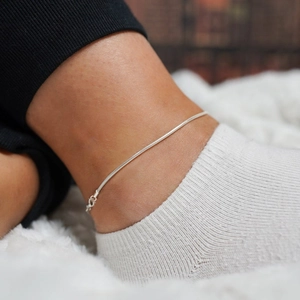 Minimalist 1.5mm stainless steel snake chain anklet with adjustable clasp on ankle