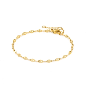 Detail eines Gold-Edelstahl-Spitzenketten-Armbands mit Karabinerverschluss und Verlängerung