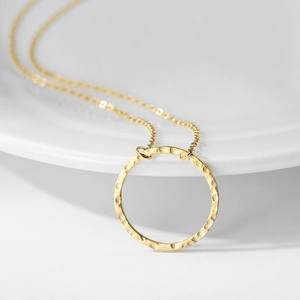 Minimalist gold hammered circle pendant necklace in 316L stainless steel for women