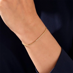 Elegant gold-plated box chain bracelet for women featuring a minimalist polished metal design