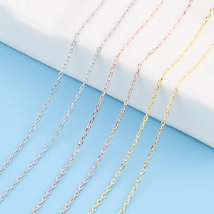 Collares ajustables de acero inoxidable en acabados plata, oro y oro rosa